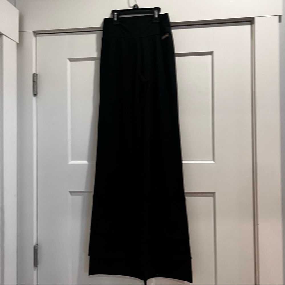 NWT Matilda Jane Finn pant black size small, never worn.